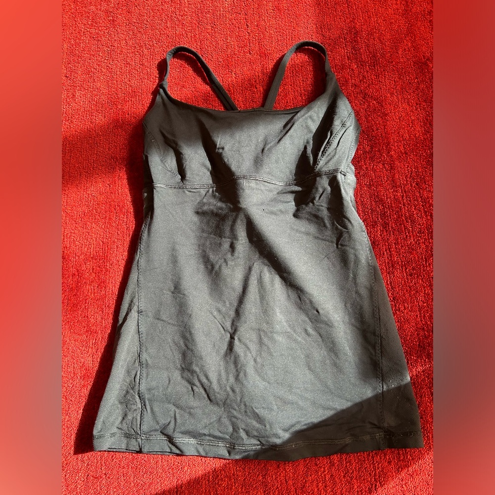 Lululemon black cross back tank size 8